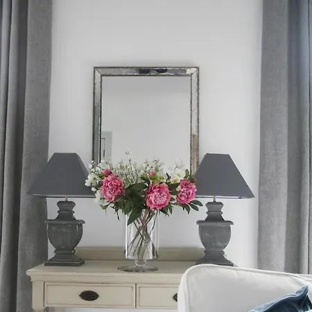 Oswald House Deluxe 3 Bedroom Апартаменты *