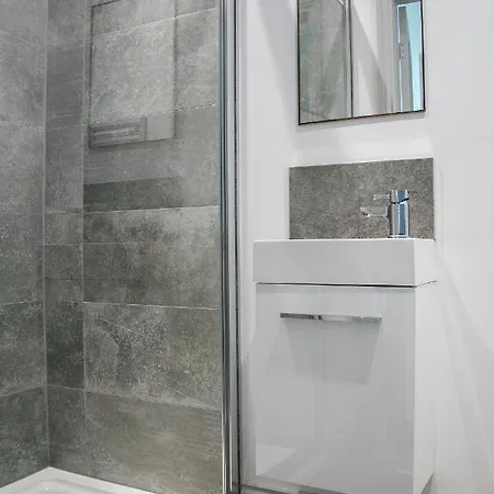 Oswald House Deluxe 3 Bedroom * Харрогейт