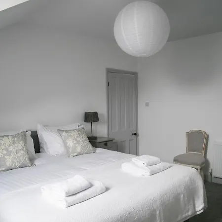 Oswald House Deluxe 3 Bedroom