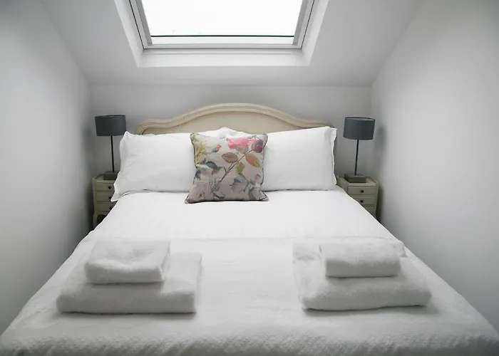 Oswald House Deluxe 3 Bedroom